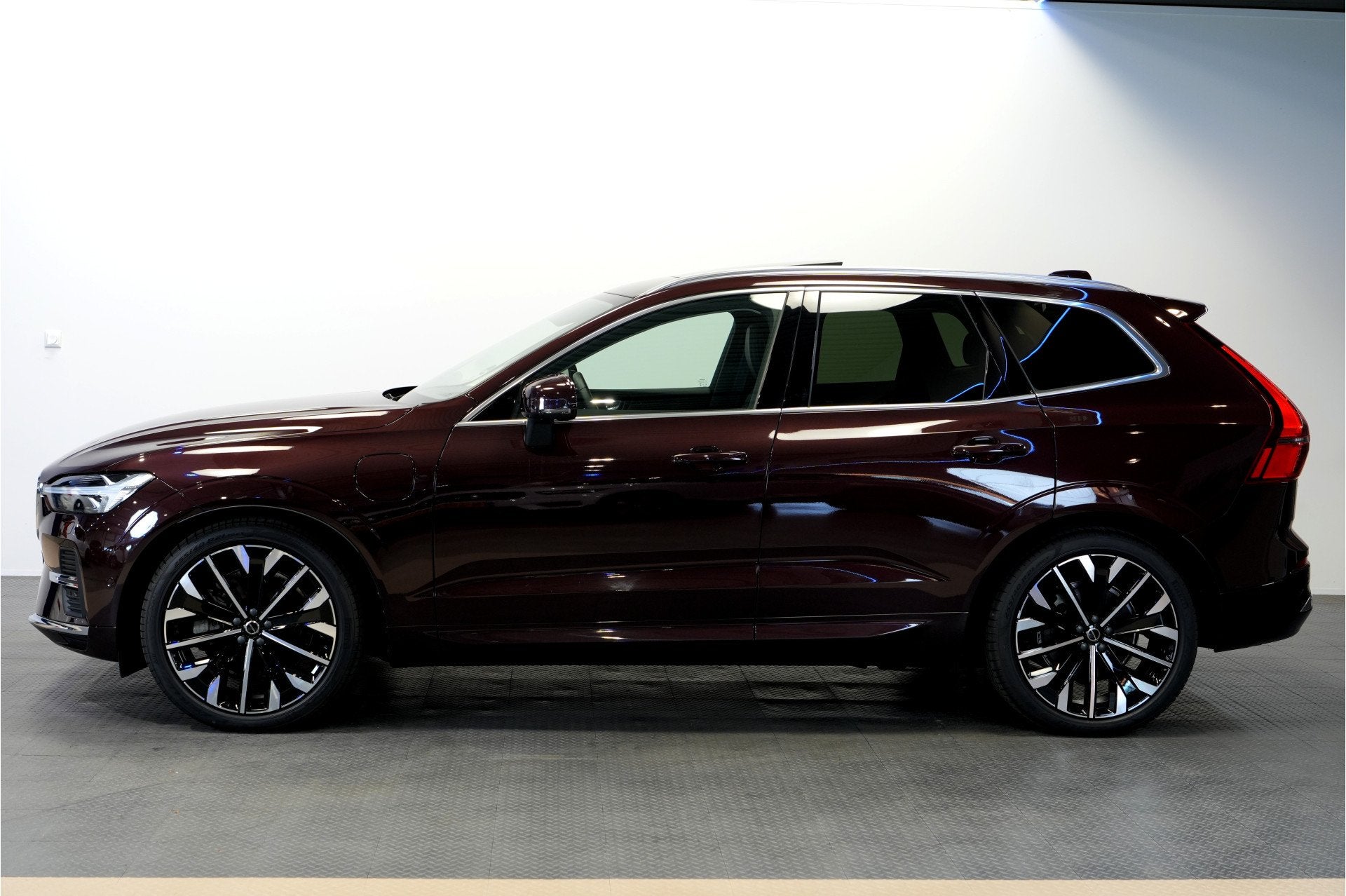 Volvo XC60 2.0 T6 AWD 335kW/399pk Aut8 Recharge Ultra Bright, Auto's, Automaat, Gebruikt, Euro 6, 4 cilinders