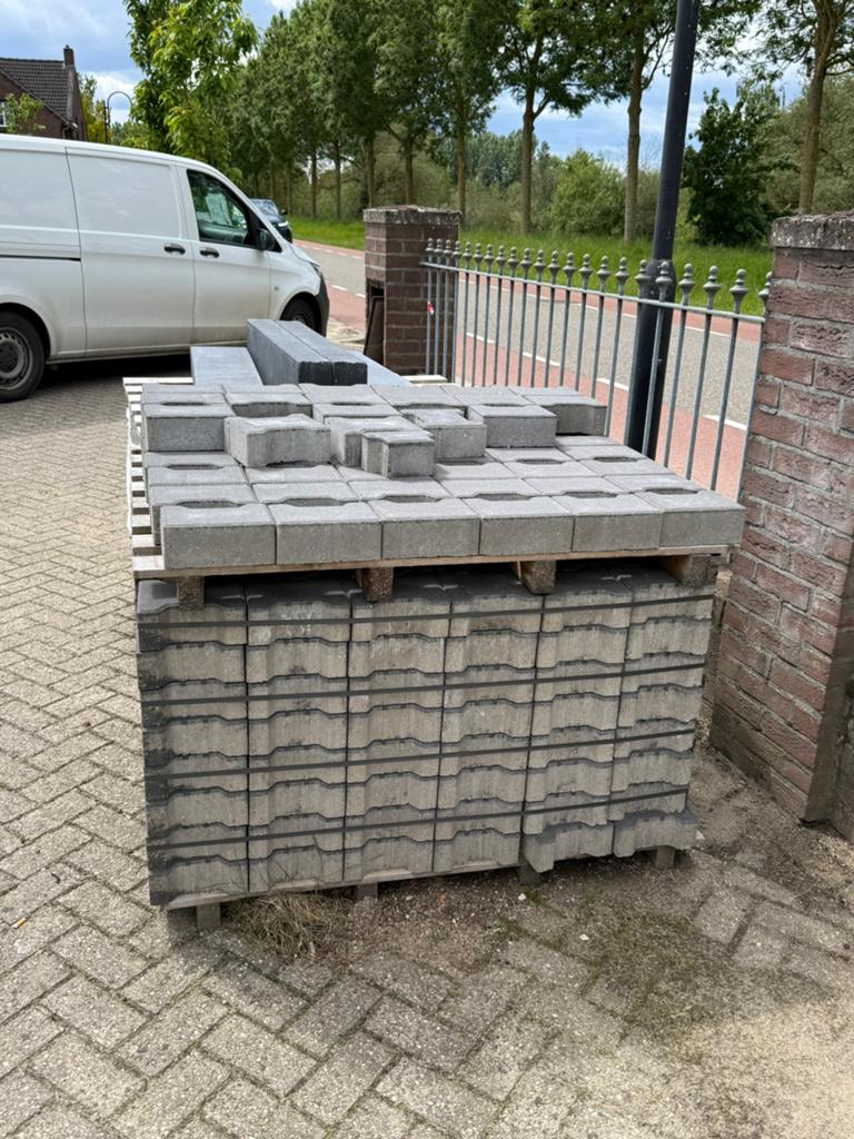 Nieuw!! 1 Pallet klinkers en 1 pallet H-profielen, Tuin en Terras, Tegels en Klinkers, Ophalen, Klinkers, 5 tot 10 m², Zo goed als nieuw