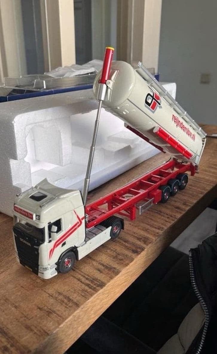 Scania Reijnders bv 1:50, Hobby en Vrije tijd, Modelauto's | 1:50, Ophalen, Zo goed als nieuw, Bus of Vrachtwagen, Wsi
