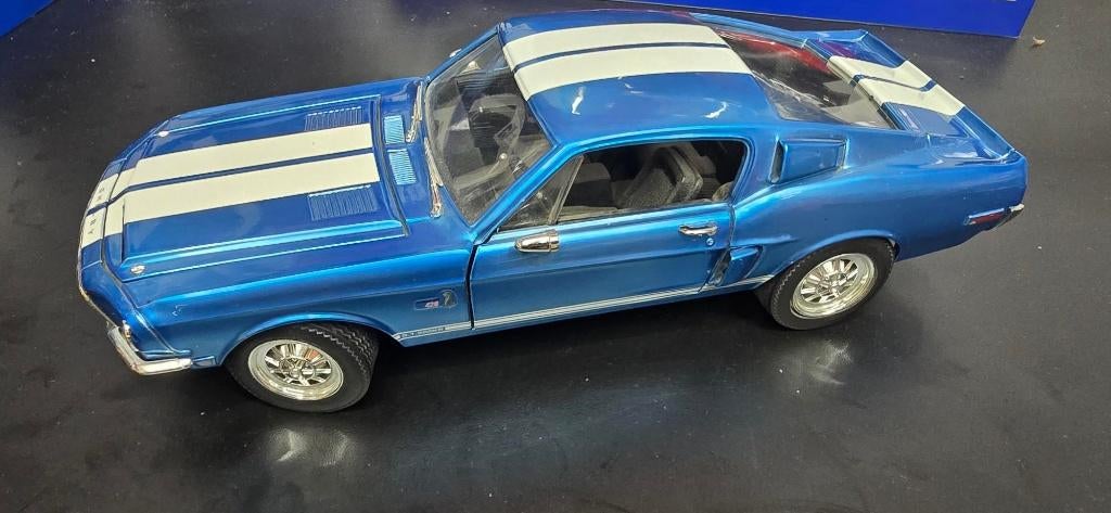 FORD MUSTANG GT 500 K SHELBY BLAUW/WIT 1:18, Hobby en Vrije tijd, Modelauto's | 1:18, Ophalen, Gebruikt, Auto, Overige merken