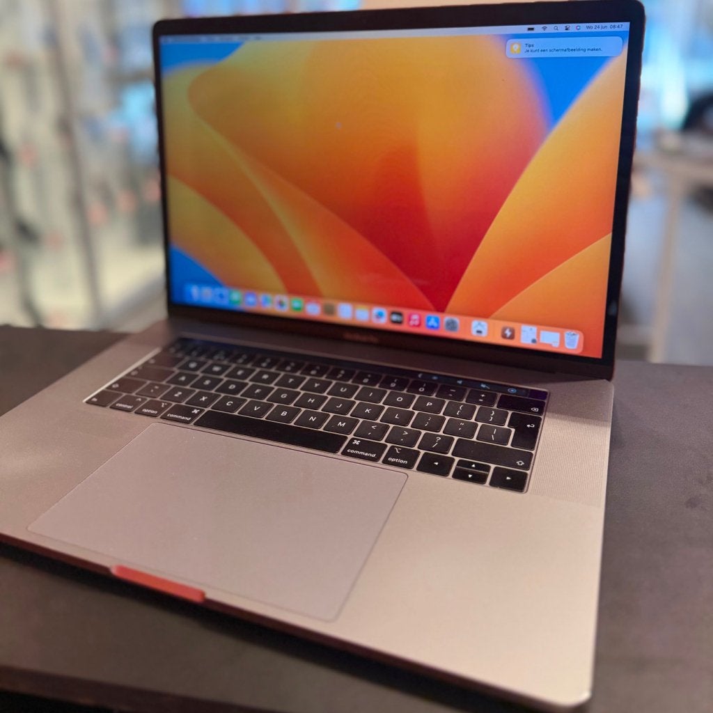 macbook pro 2019 16 inch i7 16gb 512gb in nette staat, Apple, Zo goed als nieuw, Support@apple.com, One Apple Park Way
Cupertino, CA 95014
United States