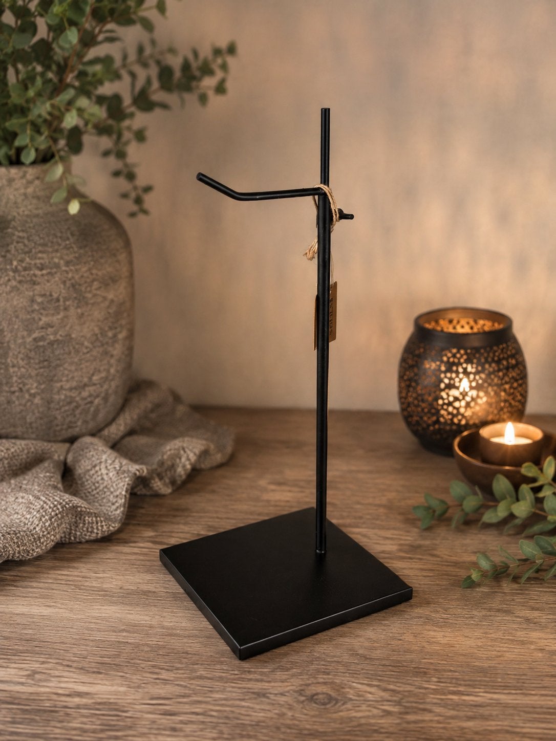 Zwarte metalen standaard voor decoratie of sieraden, Zwart, Nieuw, Ophalen of Verzenden, Metaal