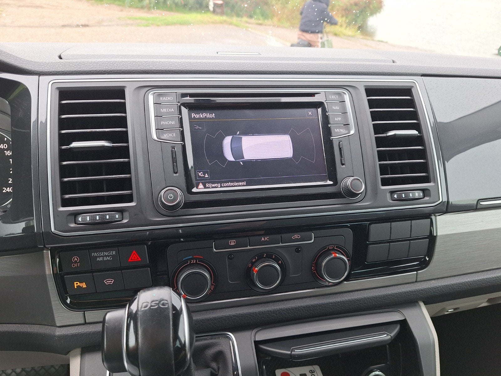 Foto 13 van Volkswagen Transporter CDC 2.0 TDI 204pk L2h1  7-DSG 148dkm