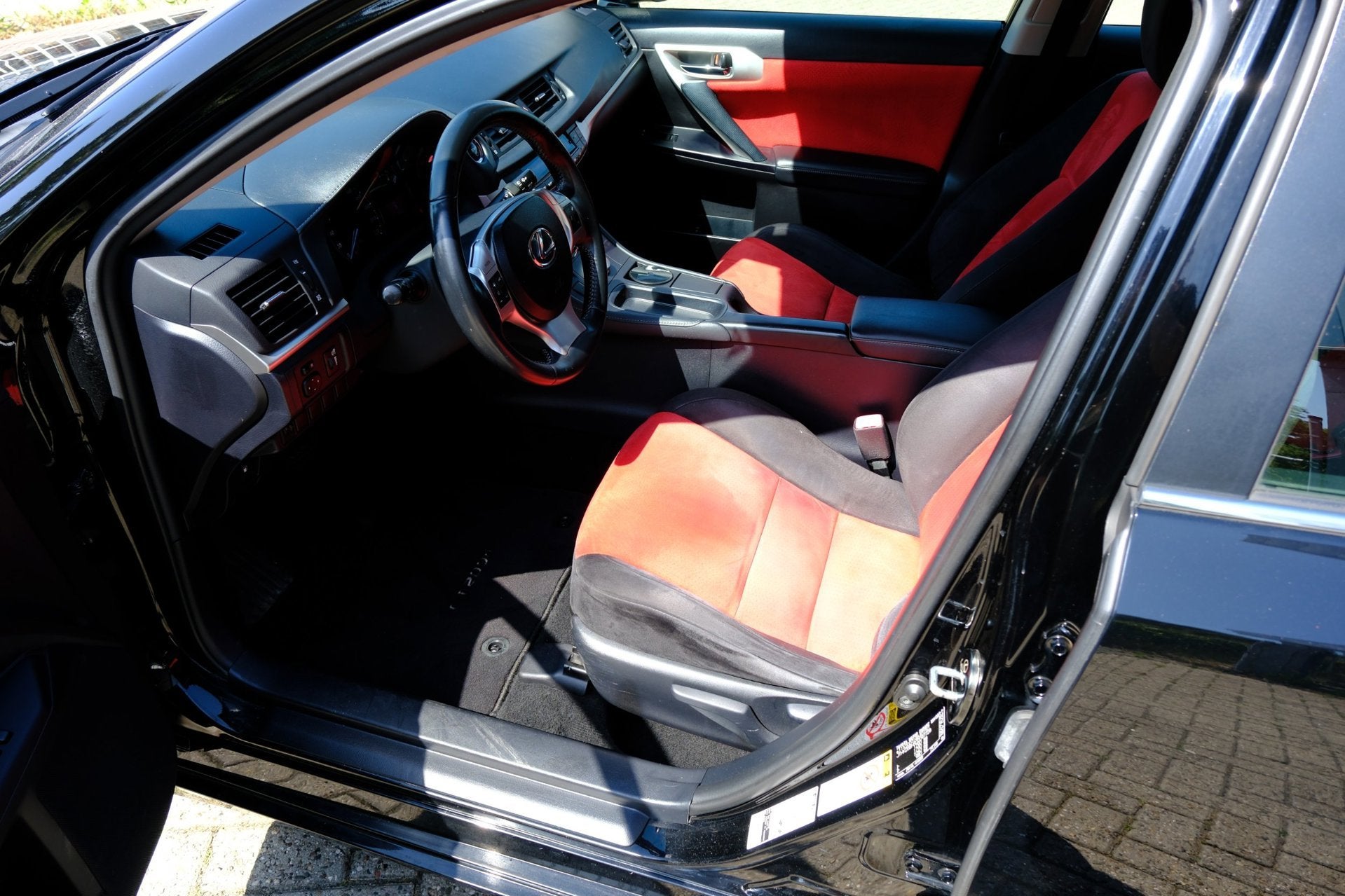 Lexus CT 200h Hybrid Aut. Clima|Alcantara|Cruise, Auto's, Gebruikt, 4 cilinders, Alcantara, Zwart