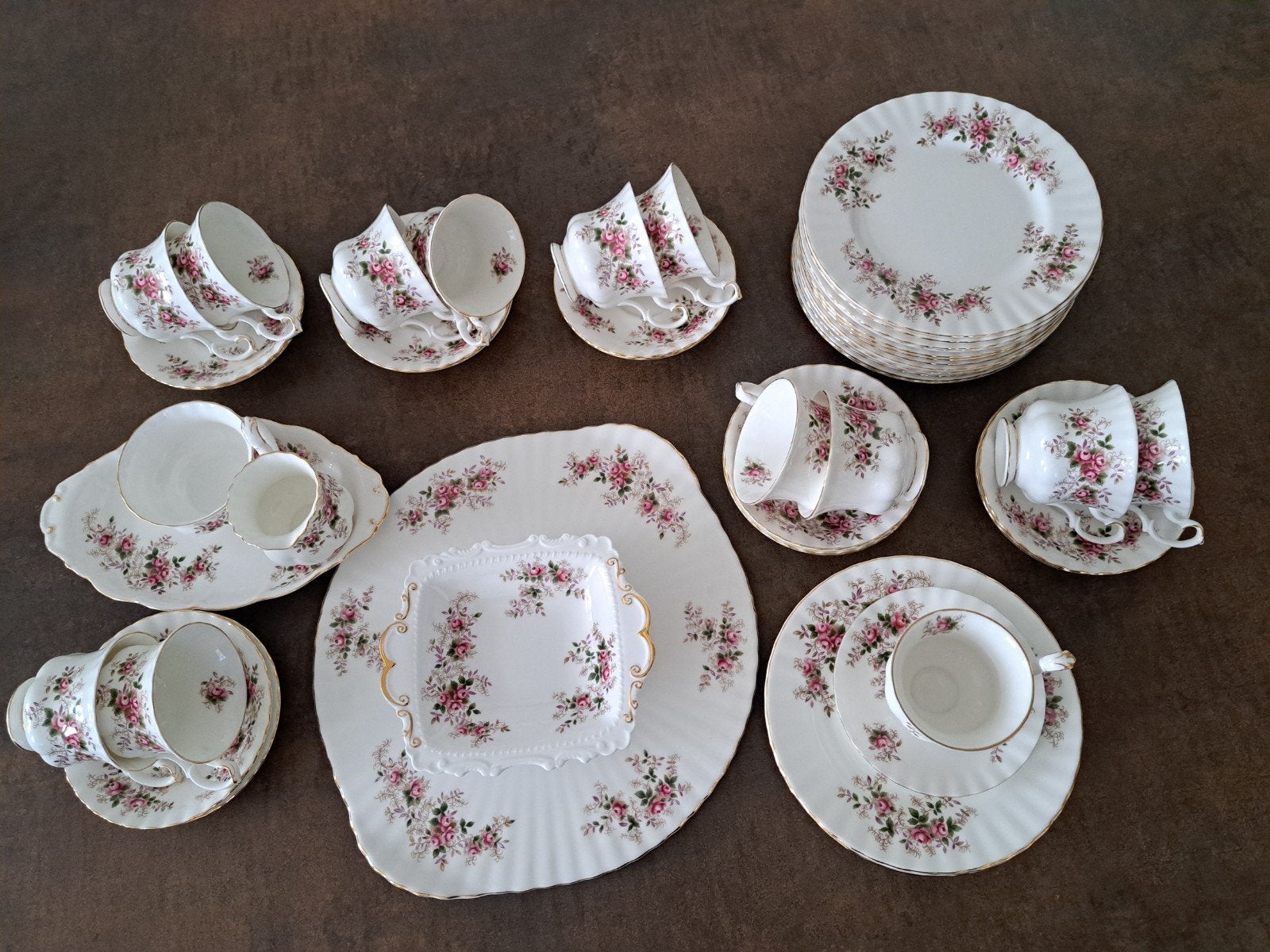 Royal Albert Lavender Rose Servies - Compleet Set, Antiek en Kunst, Ophalen