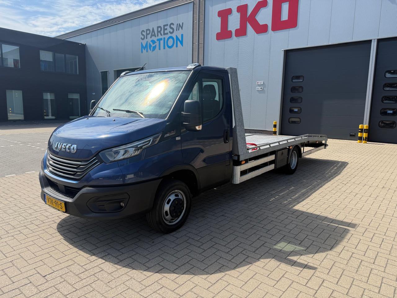 Iveco Daily 40C 2023 Blauw Automaat, Automaat, Achterwielaandrijving, Euro 6, Iveco