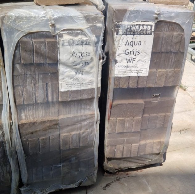 5 Pallets Aqua Grijs WF Bakstenen - Nieuwstaat (2000 stenen), Doe-het-zelf en Verbouw, Metselstenen, Ophalen, Nieuw, Bakstenen