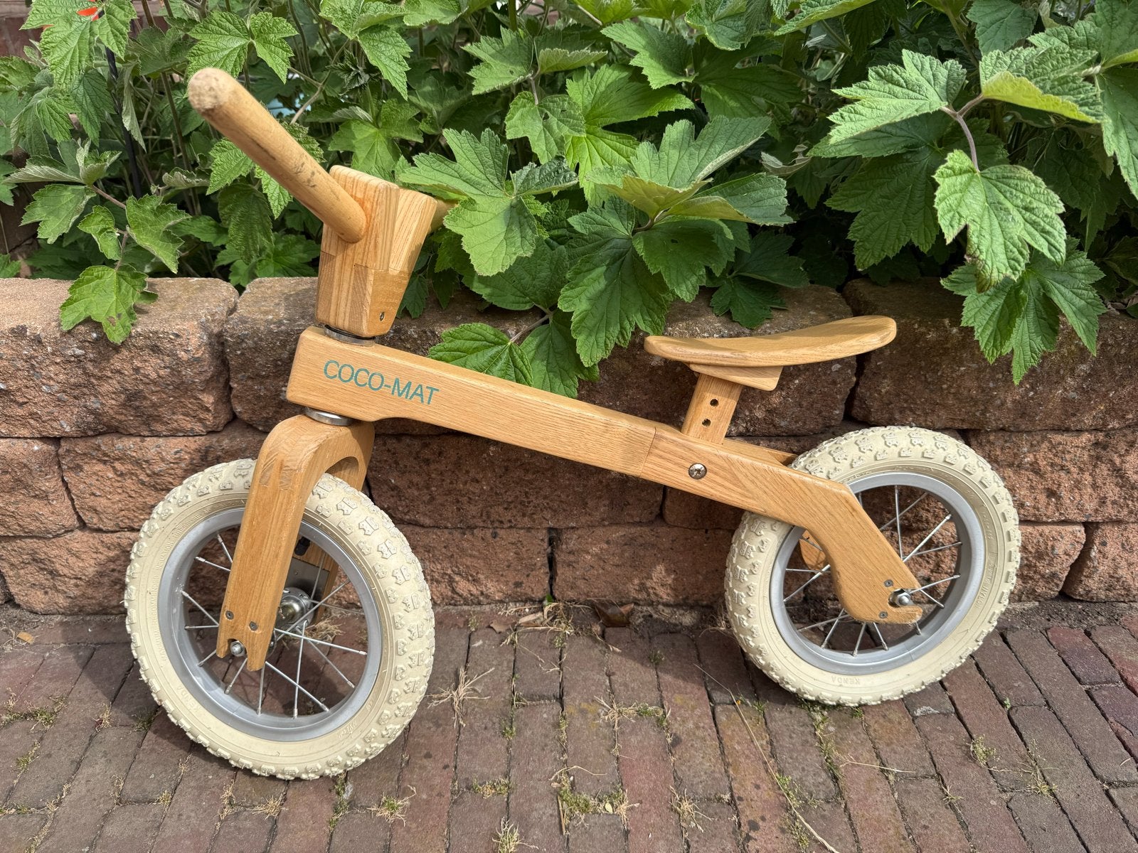 Houten loopfiets Ecomerk Coco-mat - Verstelbaar zadel, Ophalen, Zo goed als nieuw, Loopfiets