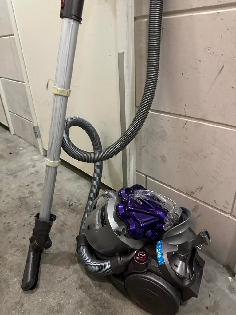 Dyson stofzuiger - Krachtige en betrouwbare reiniging, Witgoed en Apparatuur, Stofzuigers, Ophalen, Dyson, Reservoir, 1600 tot 2000 watt