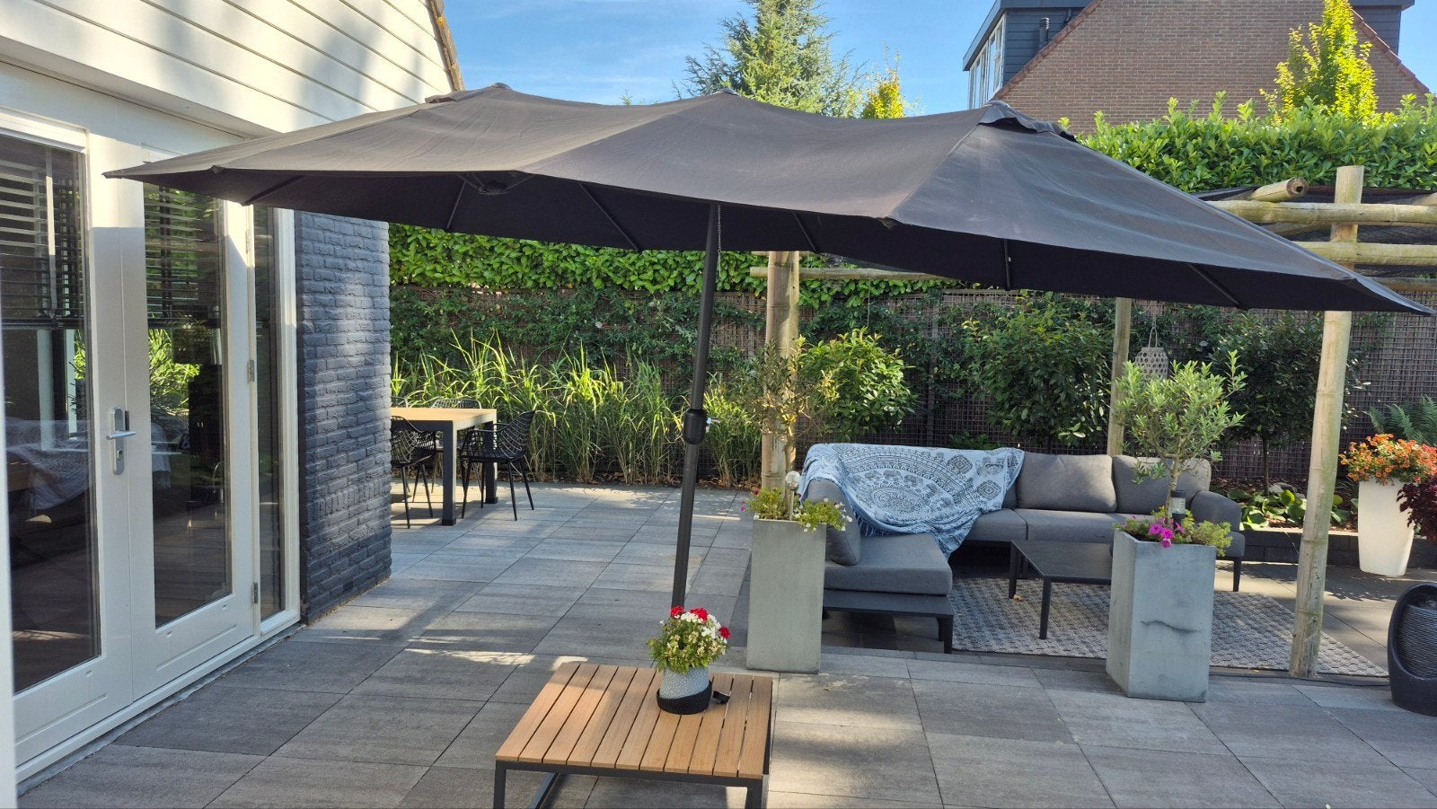 Lifa Garden Dubbele Parasol met Beschermhoes - Zwart, Ophalen, Zo goed als nieuw, Meer dan 4 meter, Zweefparasol