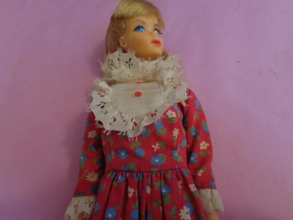 Barbie vintage Japanese Exclusive  jurk en TNT Barbie, Ophalen of Verzenden, Gebruikt, Kleertjes