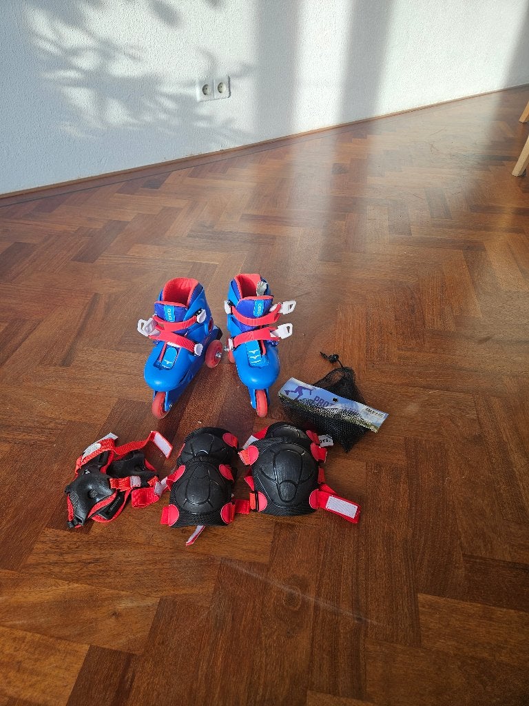 OXELO Kinderskates Play3 blauw Met Gratis beschermers, Verstelbaar, Kinderen, Zo goed als nieuw, Bescherming