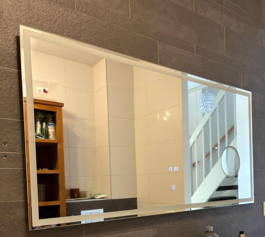 Badkamerpiegel met led verlichting, make up spiegel en tijd, Minder dan 50 cm, Ophalen of Verzenden, Zo goed als nieuw, Minder dan 100 cm