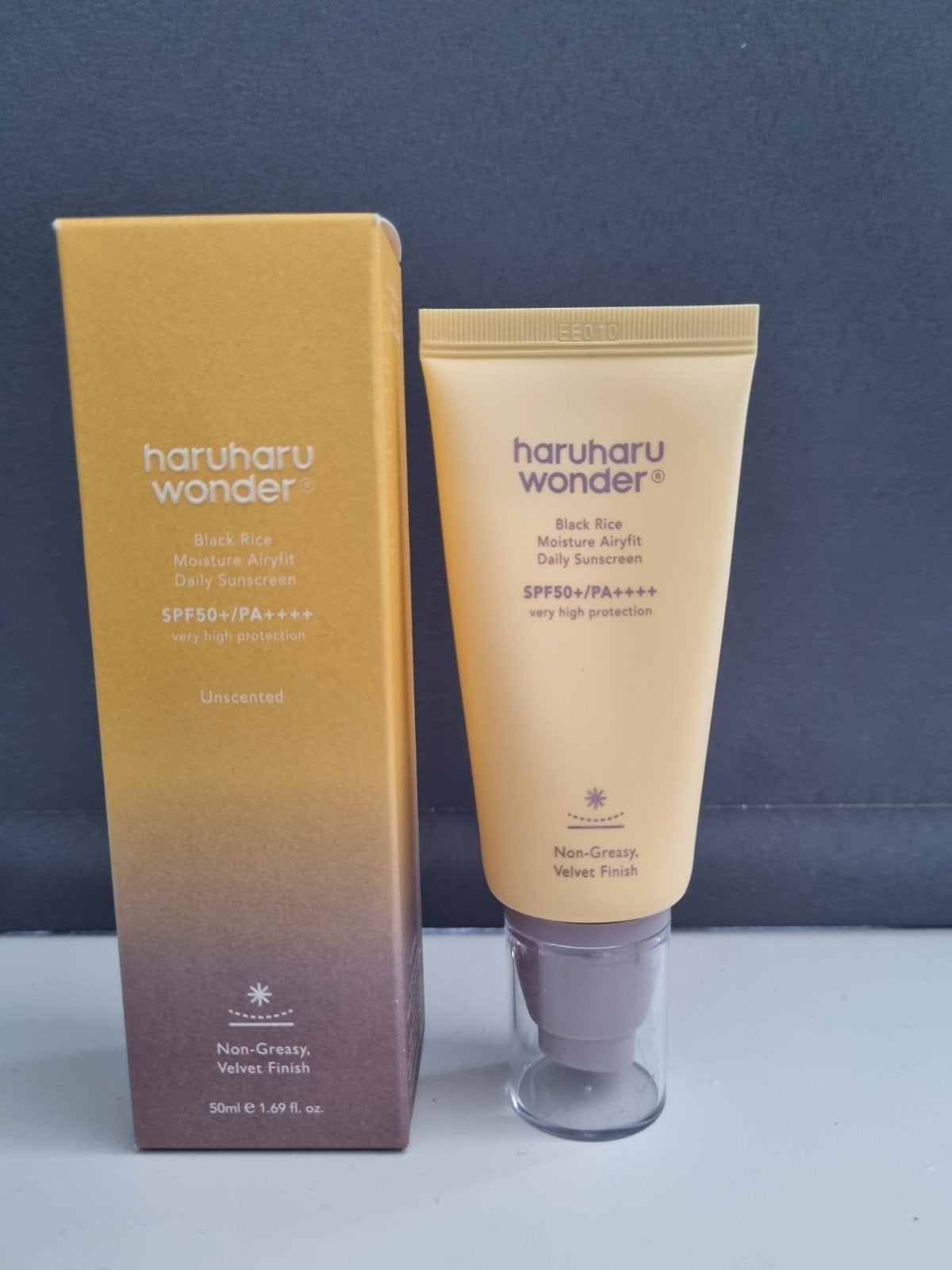 HaruHaru Wonder Black Rice Sunscreen SPF50+ PA++++ 50ml, Ophalen of Verzenden, Zo goed als nieuw, Gehele gezicht, Overige typen