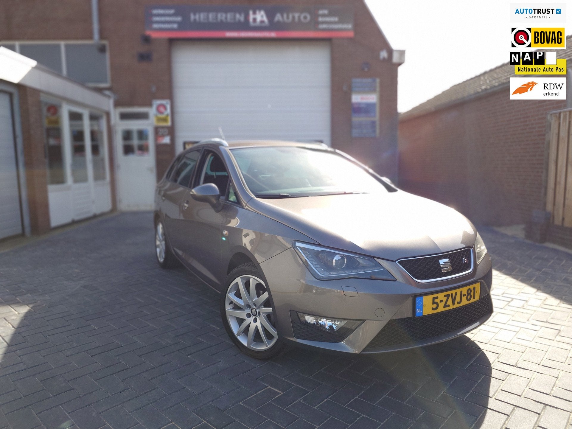 Seat Ibiza ST 1.2 TSI FR Dynamic, Cruise control, PDC, Xenon, Auto's, Zwart, 4 cilinders, Ibiza, Origineel Nederlands