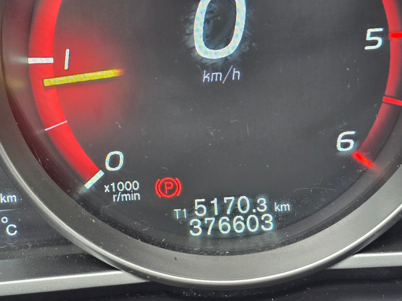 Volvo V40 2.0 D2 120PK 2015 Zwart, Voorwielaandrijving, 750 kg, 4 cilinders, 1969 cc