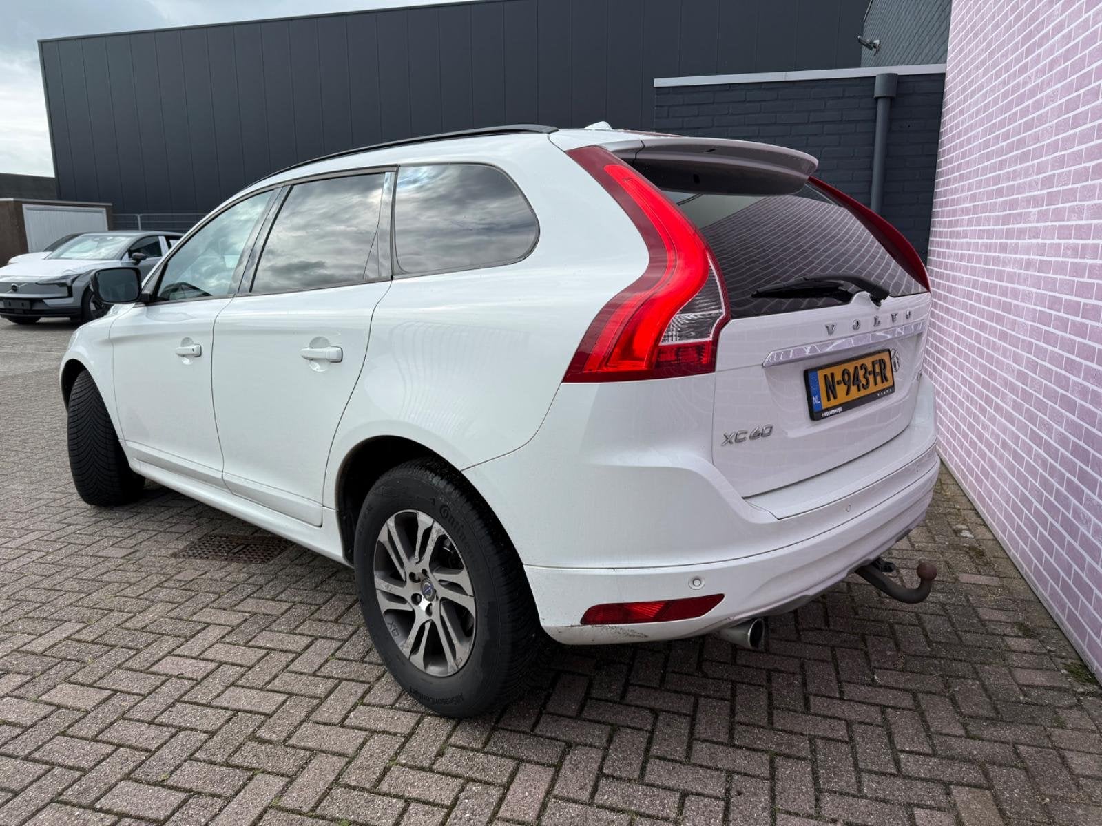 Volvo XC60 2.0 D3 FWD Momentum | Volledig dealer onderhouden, Voorwielaandrijving, Euro 5, 136 pk, Gebruikt