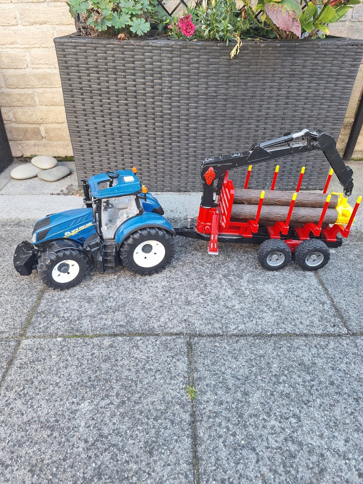 Bruder tractor New Holland met aanhanger, Ophalen, Zo goed als nieuw
