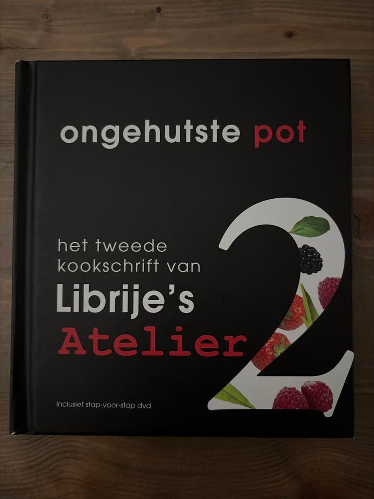 Ongehutste Pot deel 2 Librije's Atelier Kookboek, Voorgerechten en Soepen, Ophalen of Verzenden, Zo goed als nieuw, Europa
