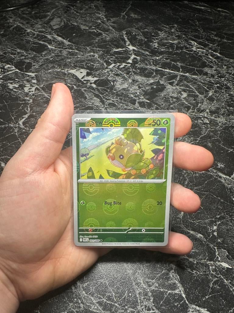Sewaddle Poke Ball 001, Ophalen of Verzenden, Nieuw, Losse kaart, Foil
