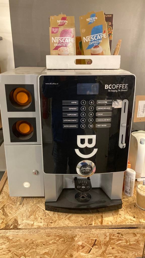 Prima werkende BCoffee bonenkoffie apparaat, Ophalen, Gebruikt, Koffiemachine
