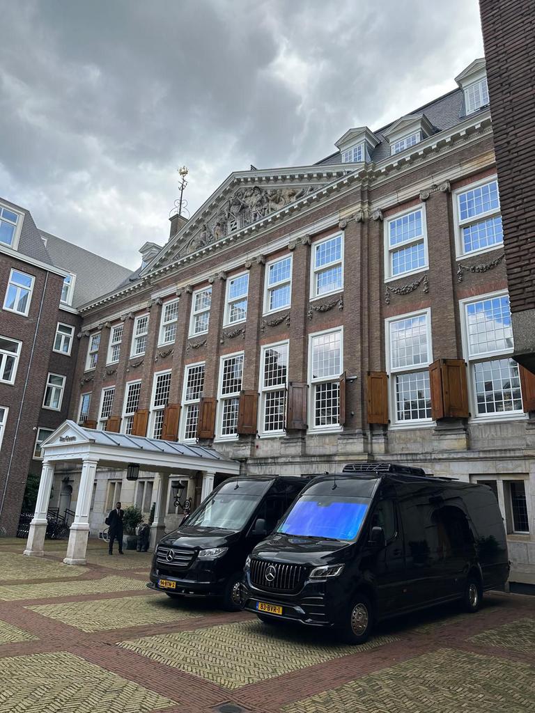 Groepsvervoer Personenvervoer Taxibus Shuttle VIP bus luxe, Groepsvervoer