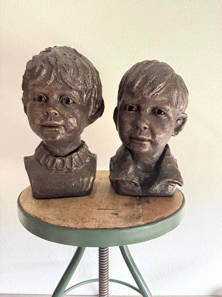 Geert kunen 2 sculptures van kinderhoofdjes, Verzamelen, Beelden en Beeldjes, Ophalen of Verzenden, Zo goed als nieuw, Mens