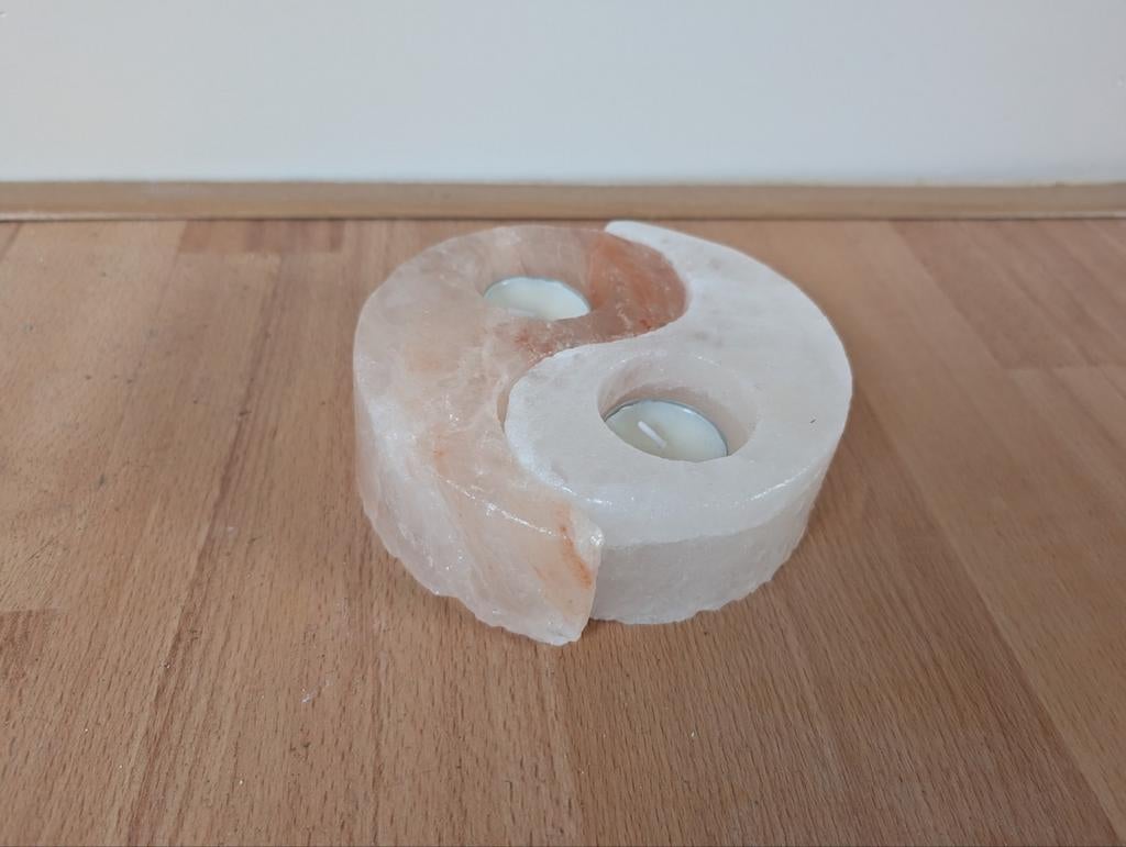 Himalaya zoutsteen Ying en Yang theelichtjes houder 14 cm do, Ophalen of Verzenden, Overige materialen, Minder dan 25 cm