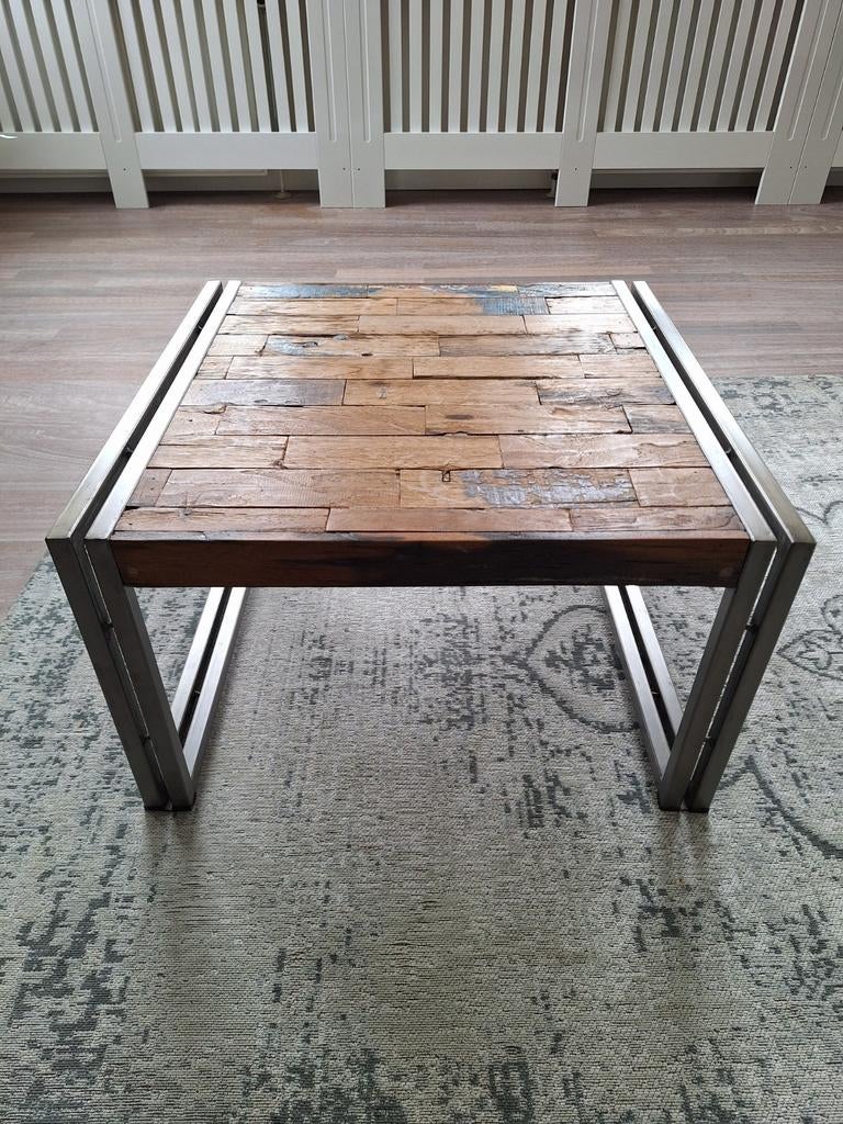 Te koop aangeboden: bijzettafel, Ophalen, Minder dan 45 cm, Gebruikt, Vierkant