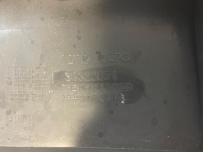 Diffuser achterbumper van een Volvo V60, Gebruikt, -, Verzenden, -