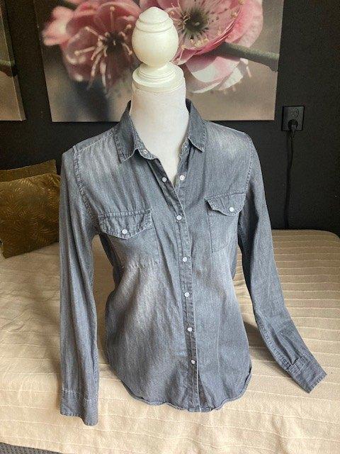 grijze spijkerblouse dames, Kleding | Dames, Blouses en Tunieken, Gedragen, Maat 38/40 (M), Grijs, Ophalen of Verzenden
