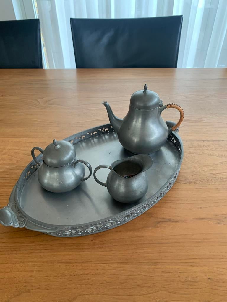 Tinnen servies, Ophalen