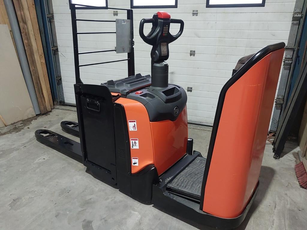 BT LPE220 opstapper met nieuwe batterij!, Ophalen of Verzenden