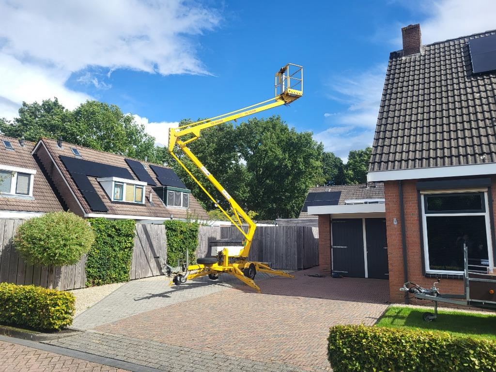 TE HUUR ** Hoogwerker 12 meter ** huren aanhangerhoogwerker