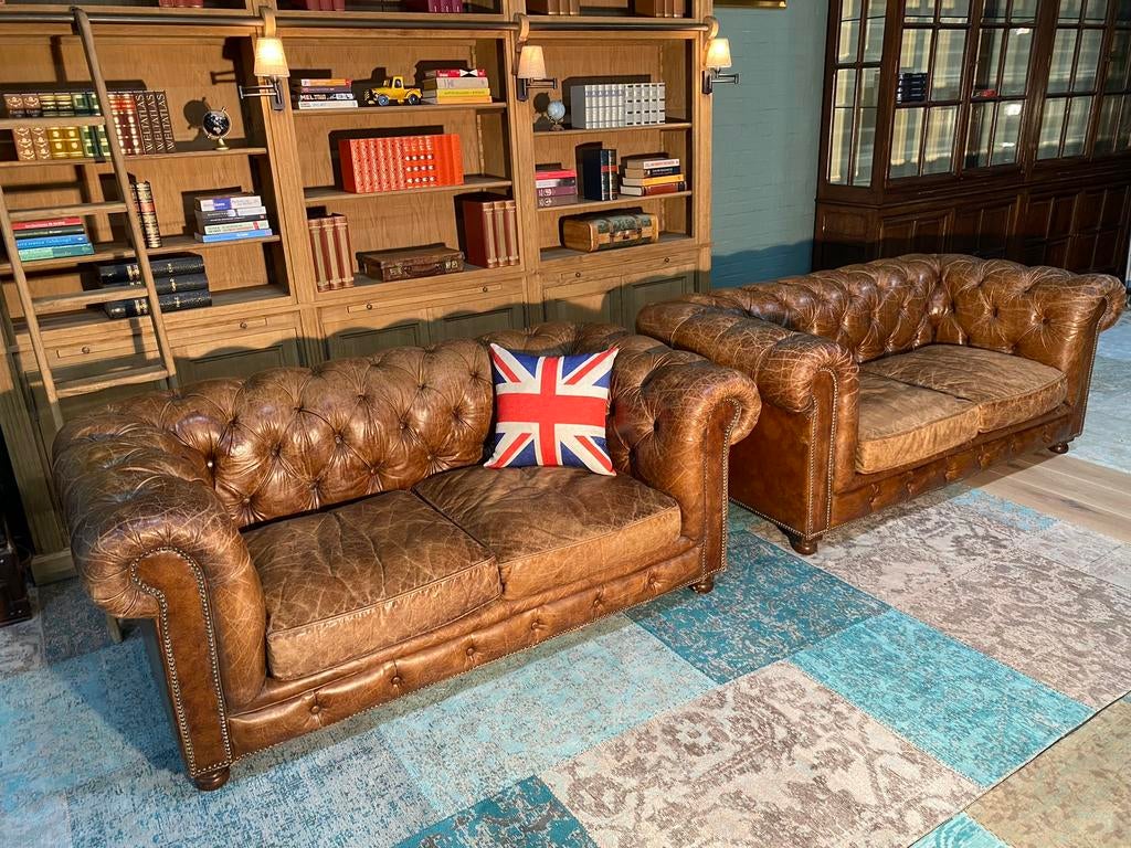 Twee Chesterfield banken vintage cognac GRATIS BEZORGD, 150 tot 200 cm, Ophalen of Verzenden, Zo goed als nieuw, Leer