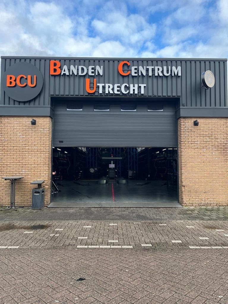 225 50  17 / 225 50 18 / 235 60 18 / 225 40 19 / 225 45 19, Gebruikt, Overige, Overige maten, Band(en)