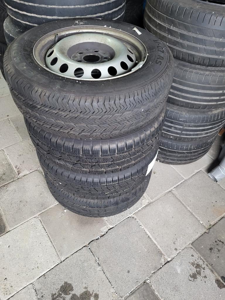 Mercedes Vito Winterset + All Season Banden, Ophalen, 16 inch, Banden en Velgen, Bestelwagen