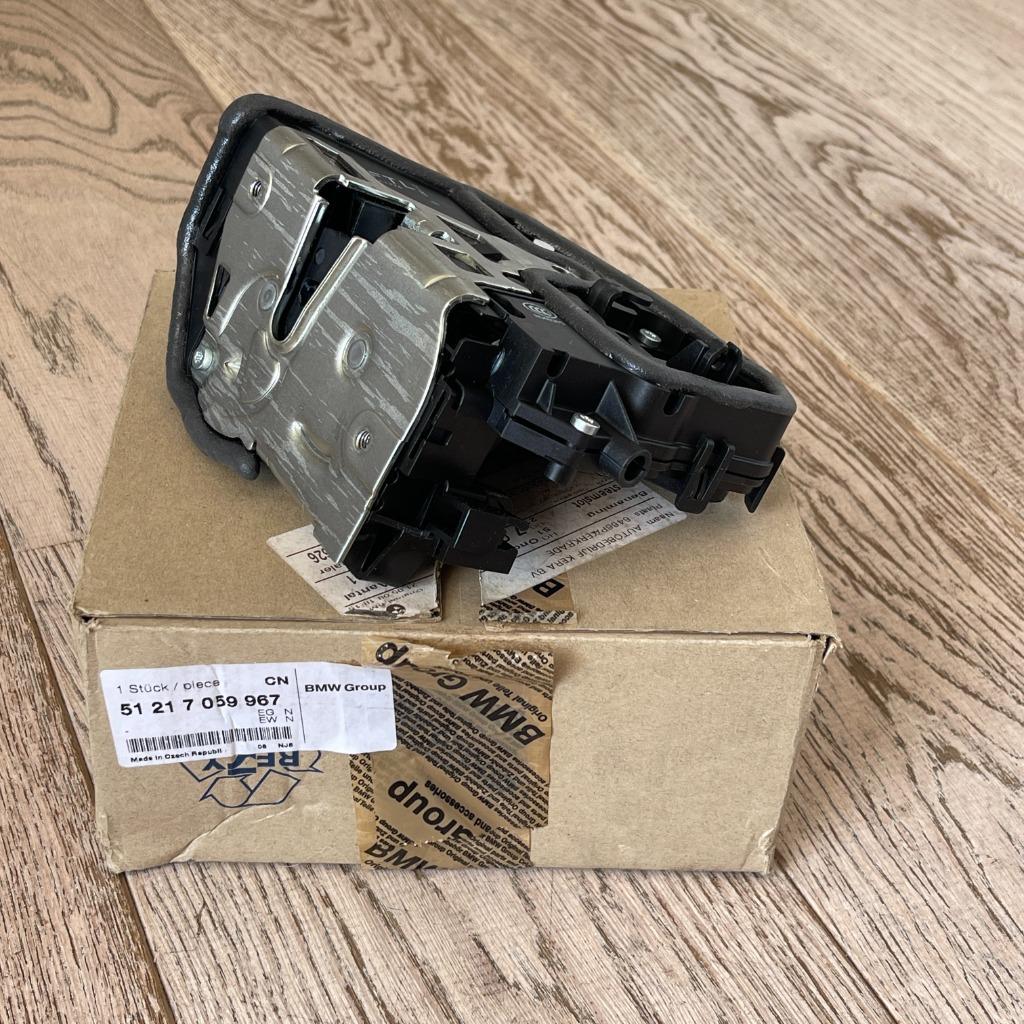 OEM BMW #51217059967 F87 F23 E90 E91 E92 F31 Z4 E85 Slot, Ophalen of Verzenden, Mini