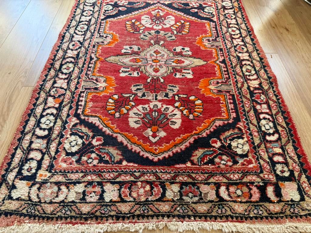 Vintage handgeknoopt tapijt 146 x 104 – sleets & karakter, Gebruikt, Info@bababoho.com, BabaBoho, Ophalen of Verzenden