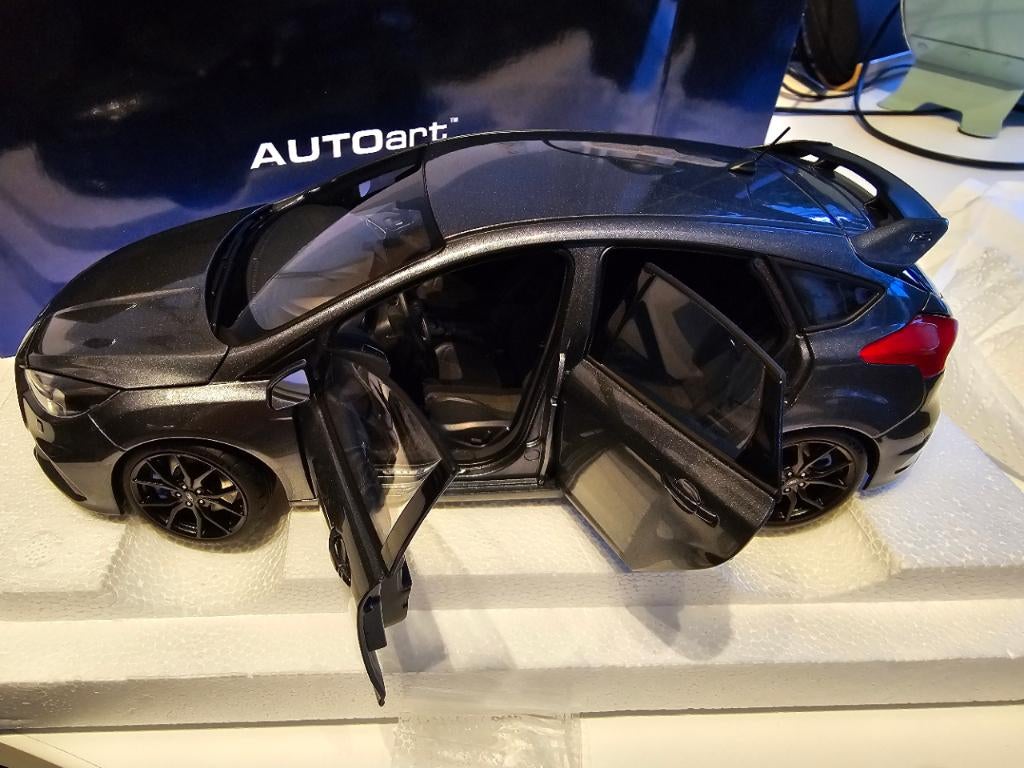 Ford Focus RS 2016 1/18 Autoart, Hobby en Vrije tijd, Modelauto's | 1:18, Ophalen of Verzenden, Nieuw, Auto, Autoart