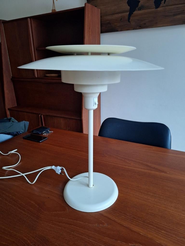 Deense vintage Poul Henningsen tafellamp, Ophalen, Zo goed als nieuw, Minder dan 50 cm