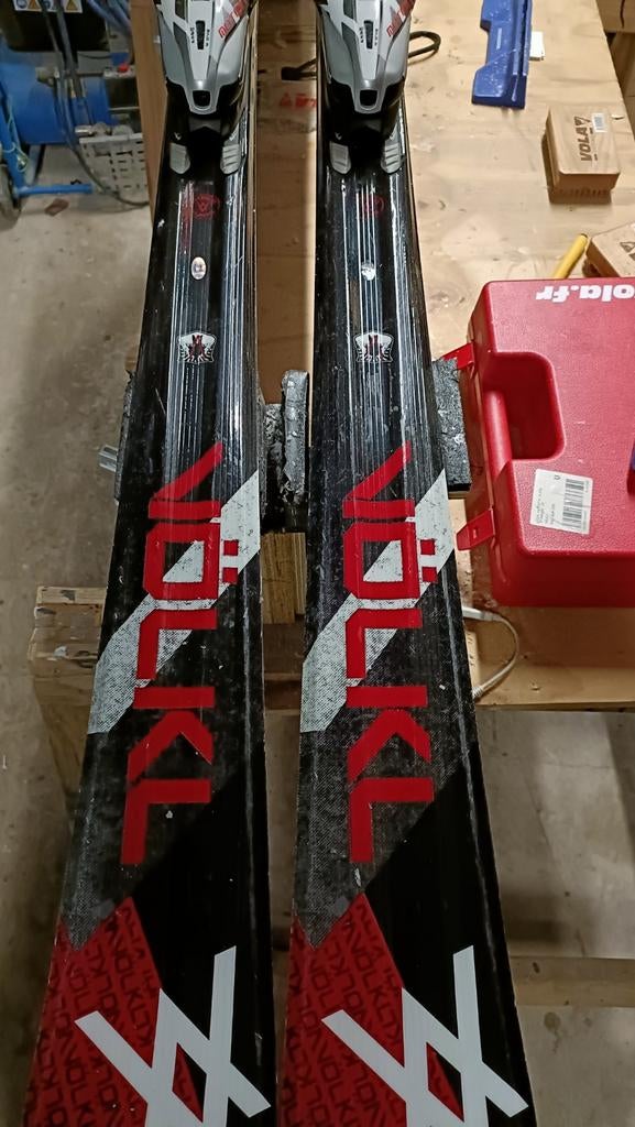 Volkl Unlimited 1.68 met Marker bindingen, Sport en Fitness, Skiën en Langlaufen, 160 tot 180 cm, Zo goed als nieuw, Ski's, Ophalen