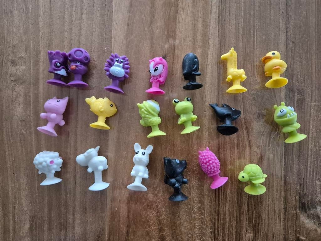 19 Stikeez Dirk Supermarkt actie, Verzamelen, Dirk, Bas of Digros, Ophalen of Verzenden