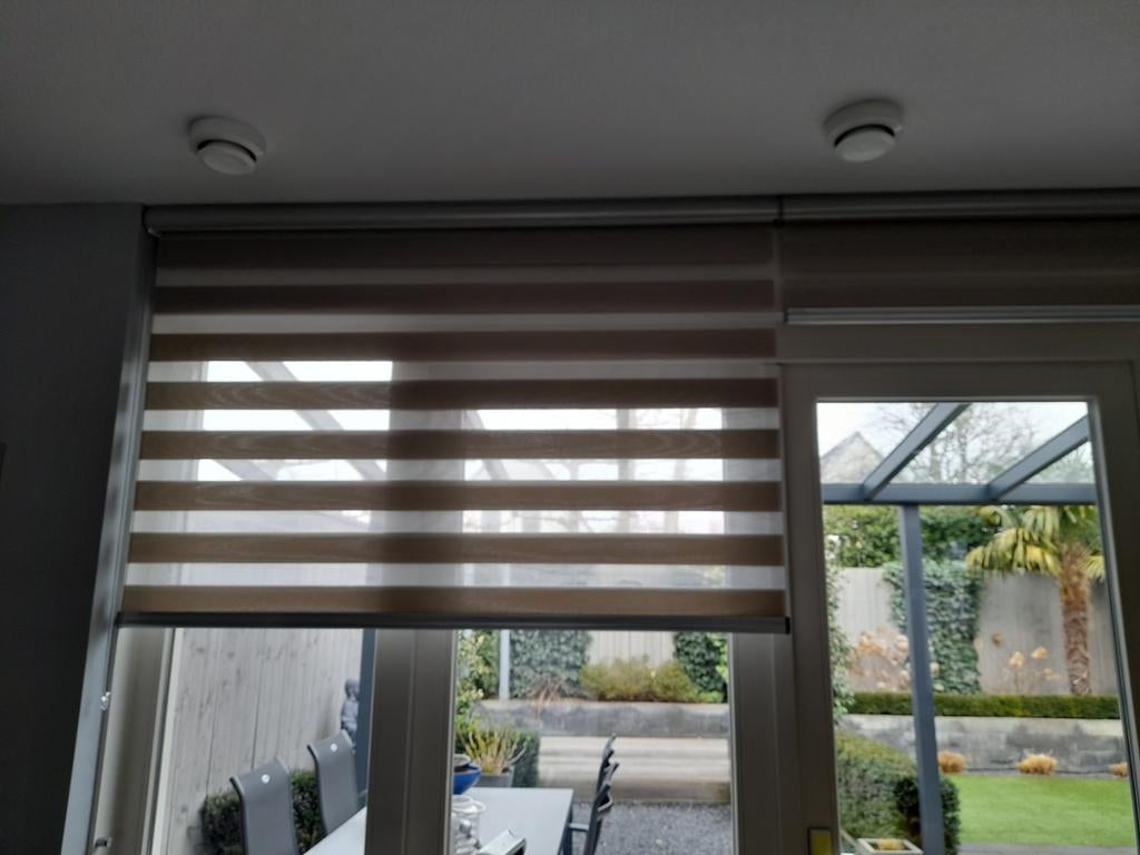 2 Nieuwe in-between rolgordijnen - zilver-grijs, Huis en Inrichting, Ophalen of Verzenden, Nieuw, Grijs