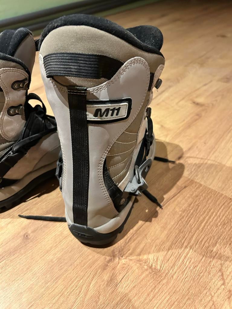 Burton Snowboard + Klik Snowboots, Ophalen, Gebruikt, Board