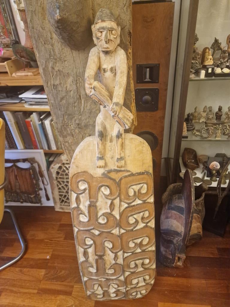 Asmat Sago bord. Dordrecht., Antiek en Kunst, Ophalen