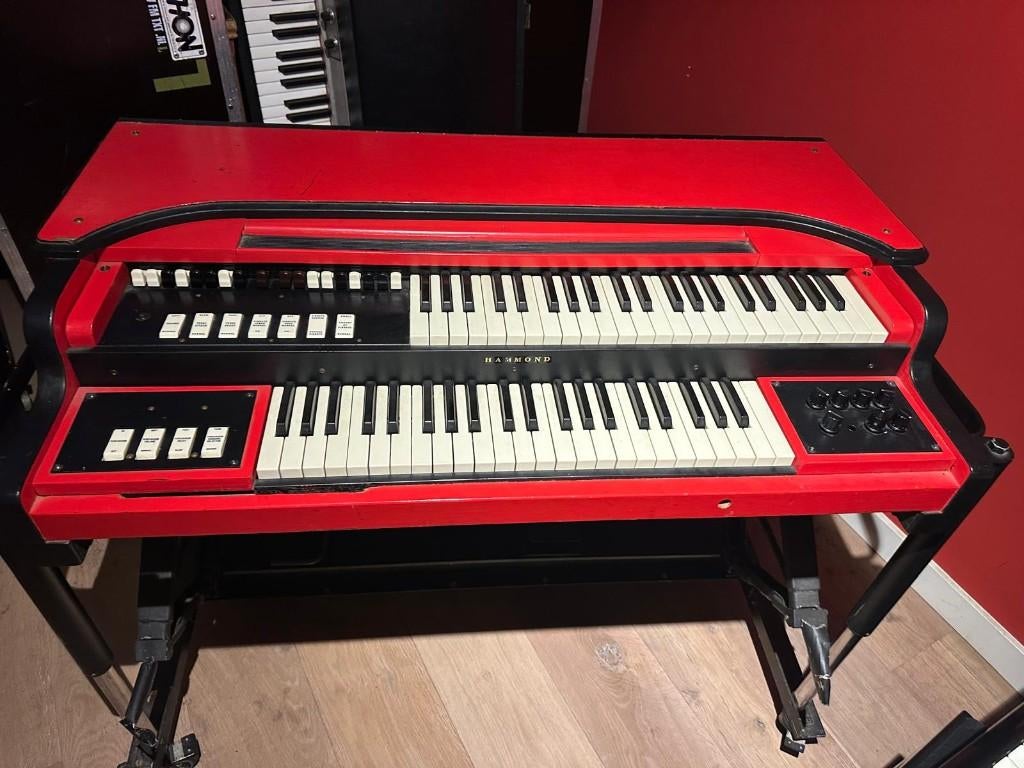 Vintage Hammond M3 orgel – custom rood – monsterlijk geluid, Muziek en Instrumenten, Orgels, Ophalen, Gebruikt, 2 klavieren, Hammondorgel