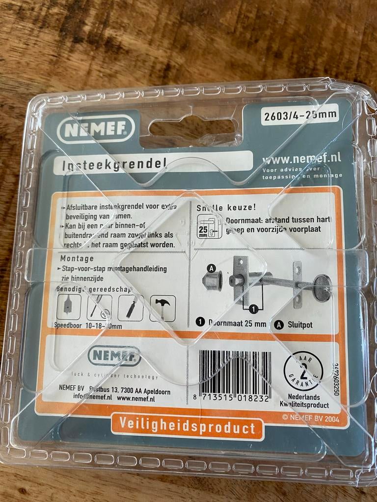 NEMEF Insteekgrendel met stersleutel NIEUW, Ophalen of Verzenden, Nieuw, Overige materialen, Schuif of Grendel