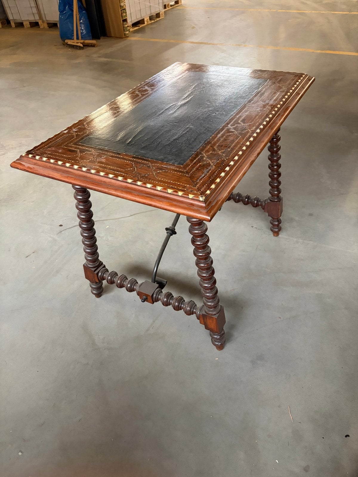 Antieke 19e-eeuwse Spaanse consoletafel met inlegwerk, Ophalen of Verzenden