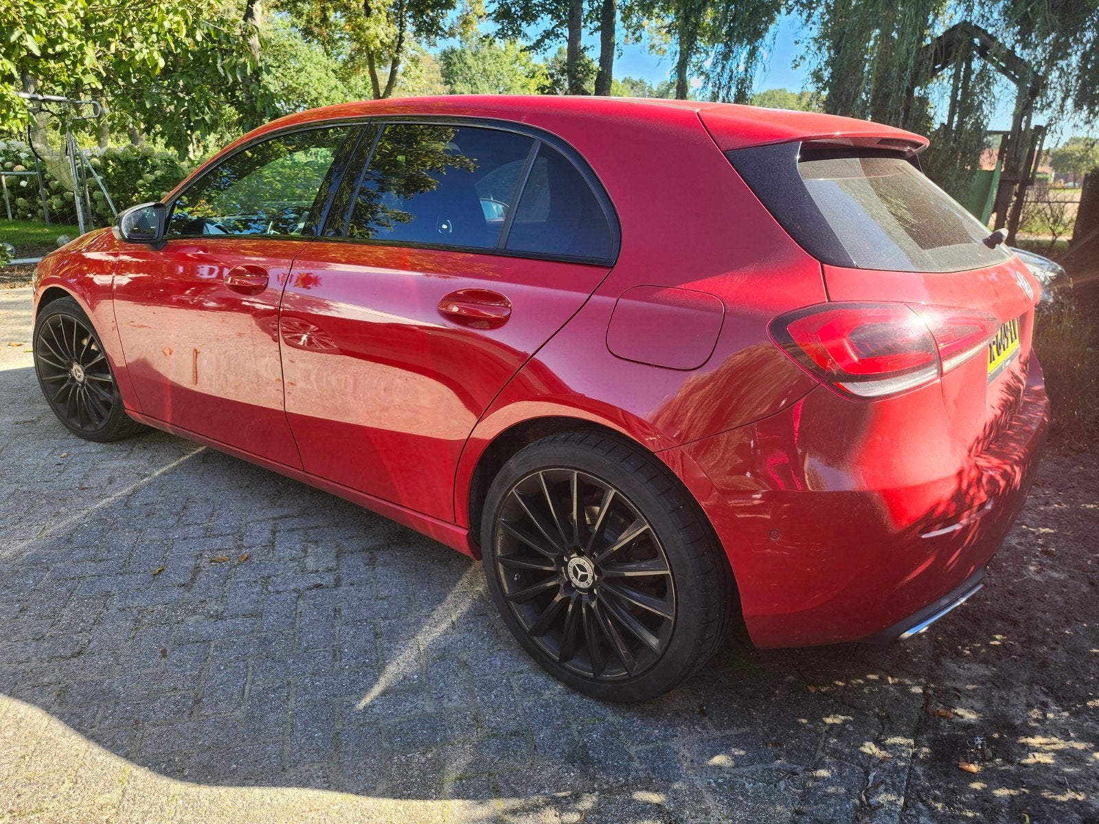Eyecatcher Mercedes Benz A180 Business Sport AMG pakket pano, Auto's, Dealer onderhouden, Zwart, Leder, Particulier